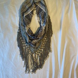 WOMANS NECK SCARF